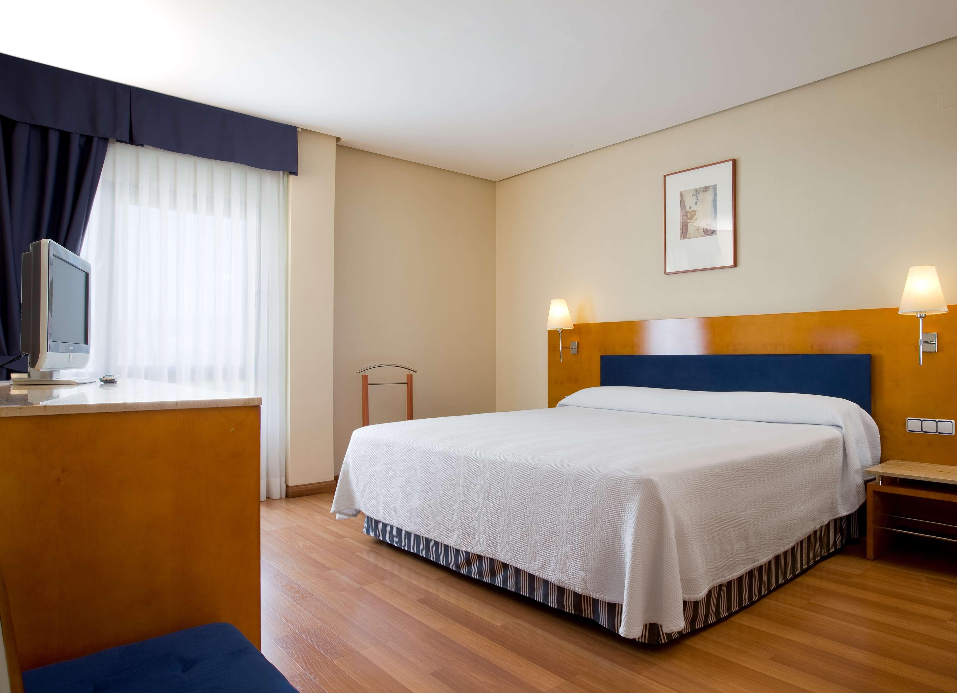 Nh Ciudad De Cuenca Hotel Cuenca  Eksteriør billede
