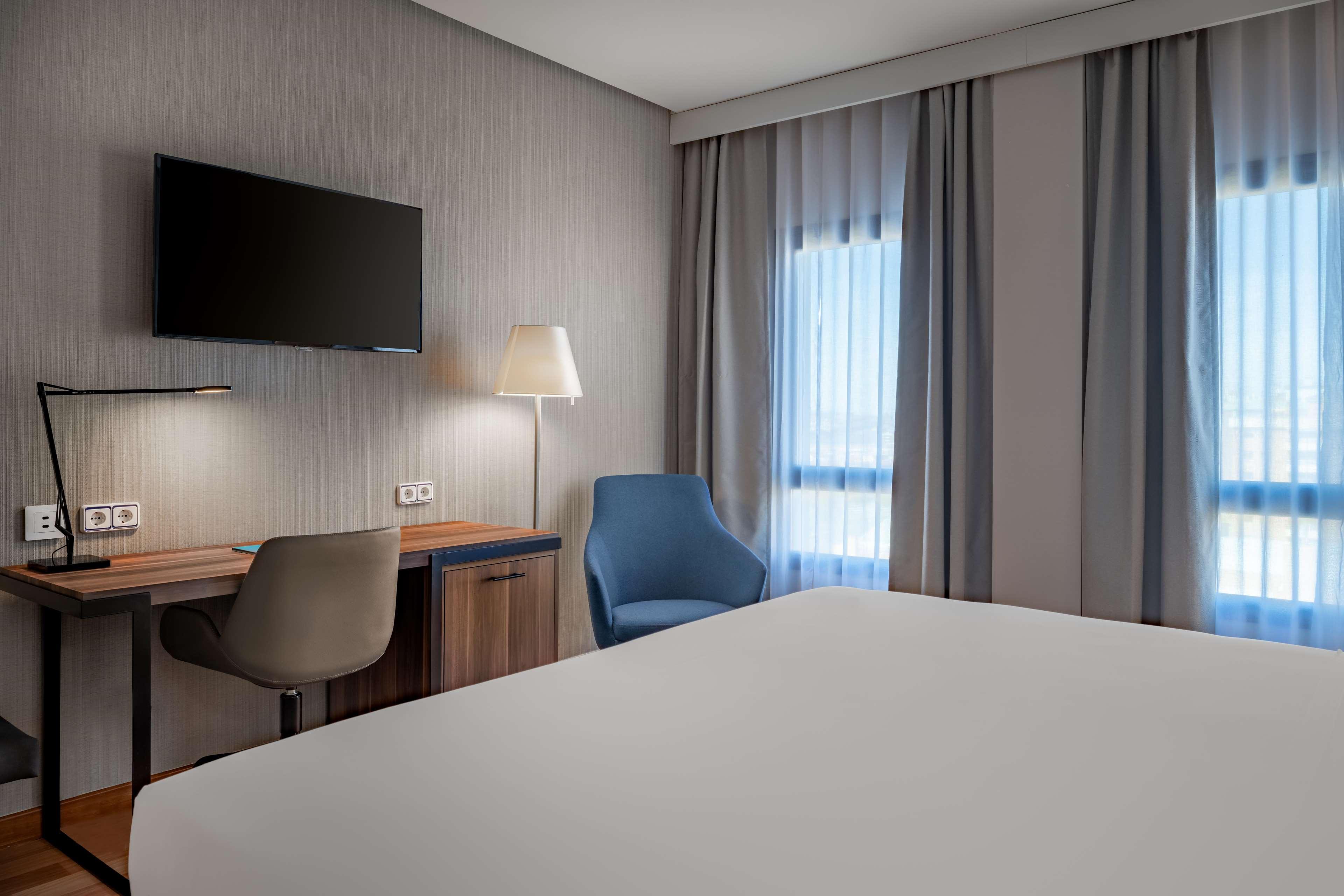 Nh Ciudad De Cuenca Hotel Cuenca  Eksteriør billede