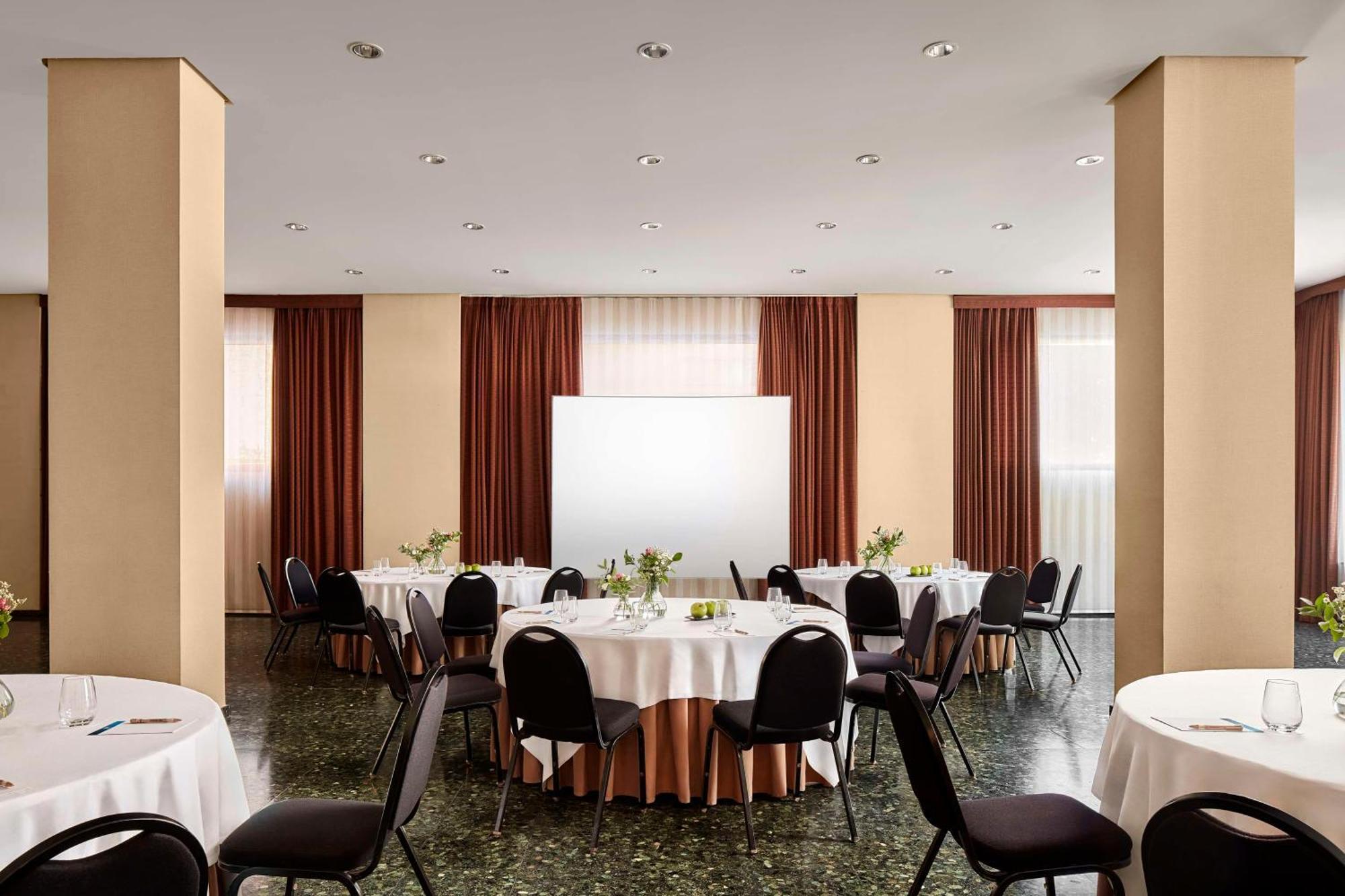 Nh Ciudad De Cuenca Hotel Cuenca  Eksteriør billede