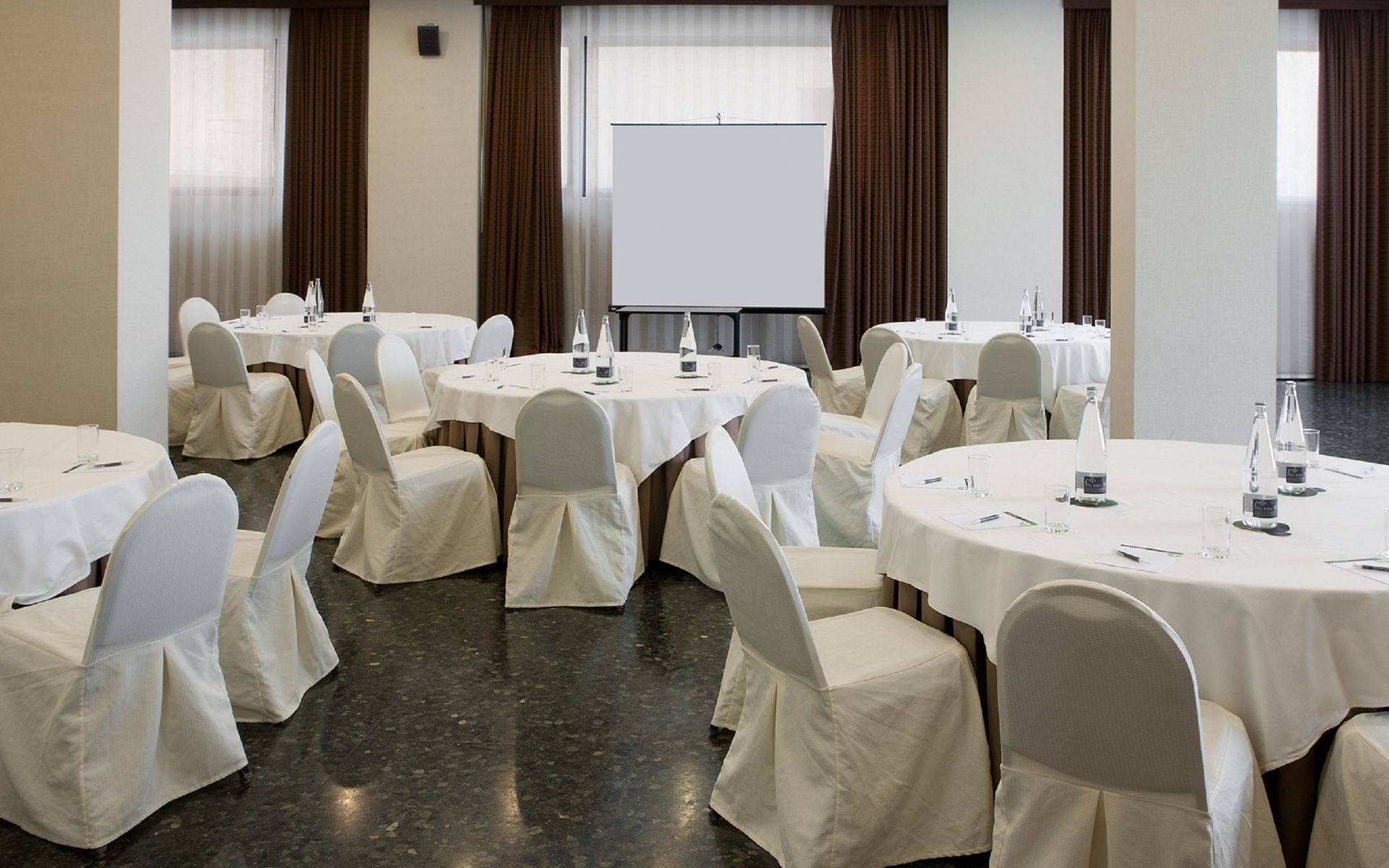 Nh Ciudad De Cuenca Hotel Cuenca  Eksteriør billede