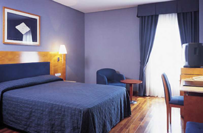 Nh Ciudad De Cuenca Hotel Cuenca  Værelse billede
