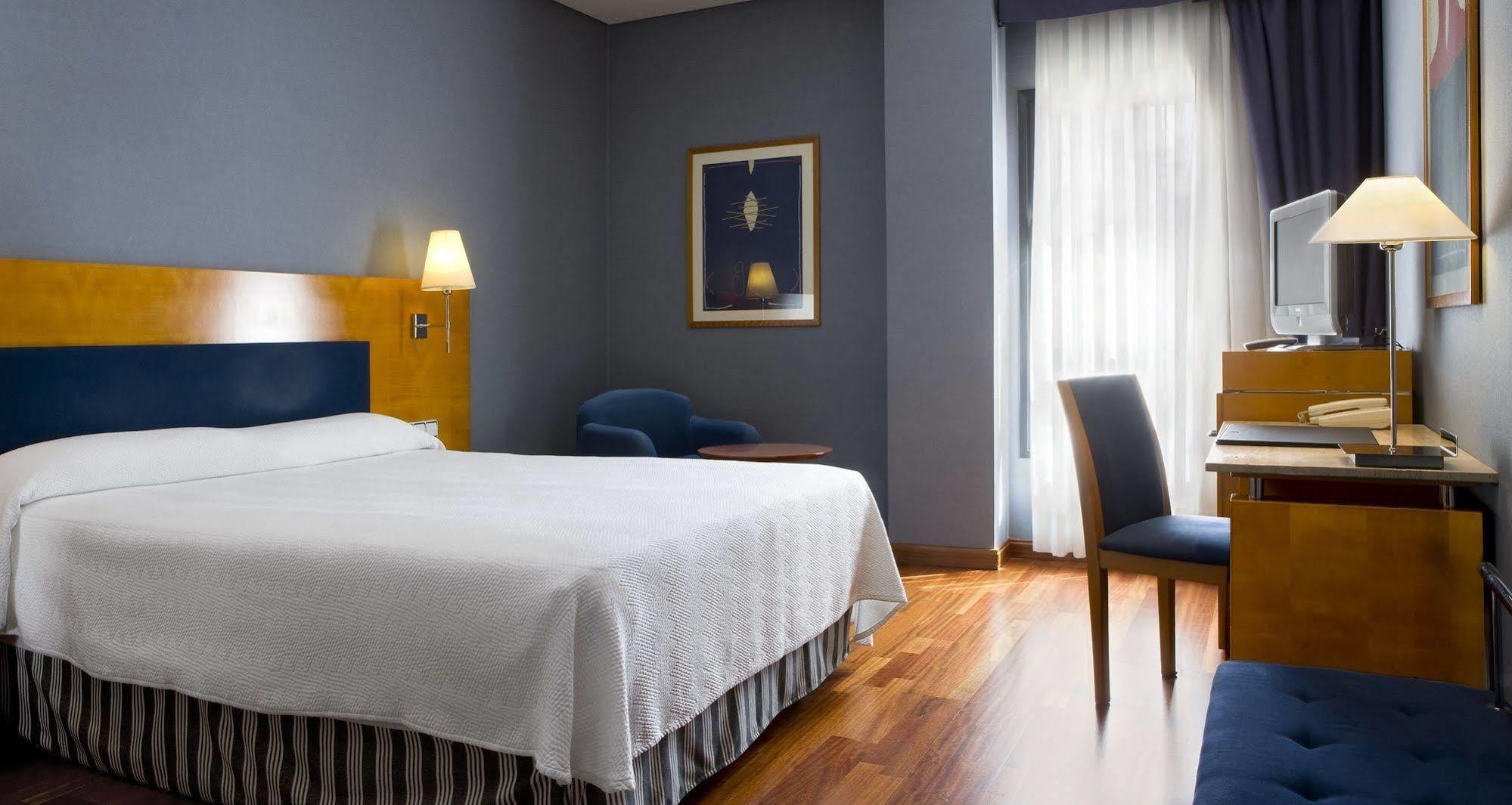 Nh Ciudad De Cuenca Hotel Cuenca  Eksteriør billede